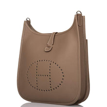 画像をギャラリービューアに読み込む, 【新品】エルメス エトゥープ クレマンス エブリンIII PM バッグ パラジウム金具