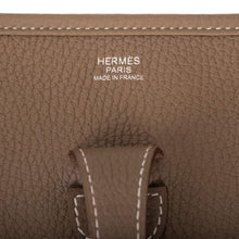 画像をギャラリービューアに読み込む, 【新品】エルメス エトゥープ クレマンス エブリンIII PM バッグ パラジウム金具