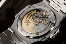 画像をギャラリービューアに読み込む, 【中古】パテック フィリップ ノーチラス 5711/1A-010 「パテックシール」