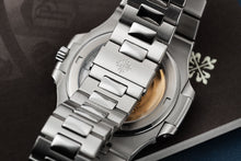 画像をギャラリービューアに読み込む, 【中古】パテック フィリップ ノーチラス 5711/1A-010 「パテックシール」